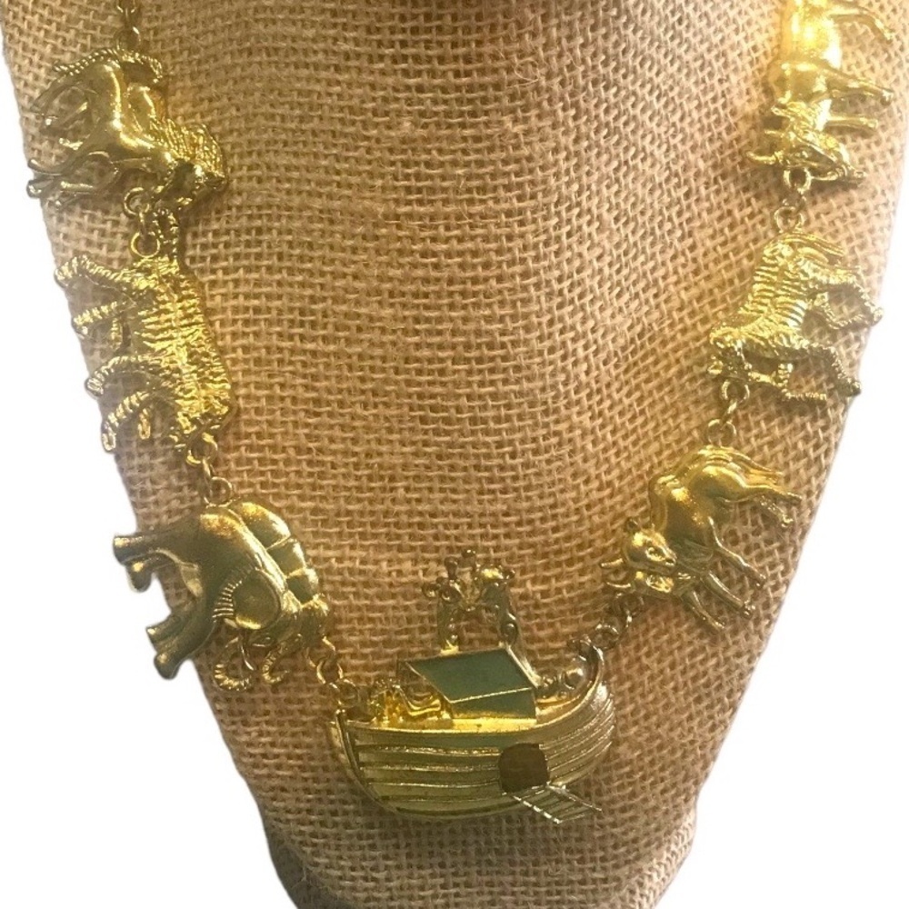 Vintage Noah’s Ark Gold Tone Necklace Jewelry